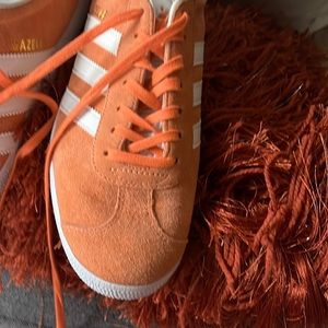 Peach and white size 9 women addidas